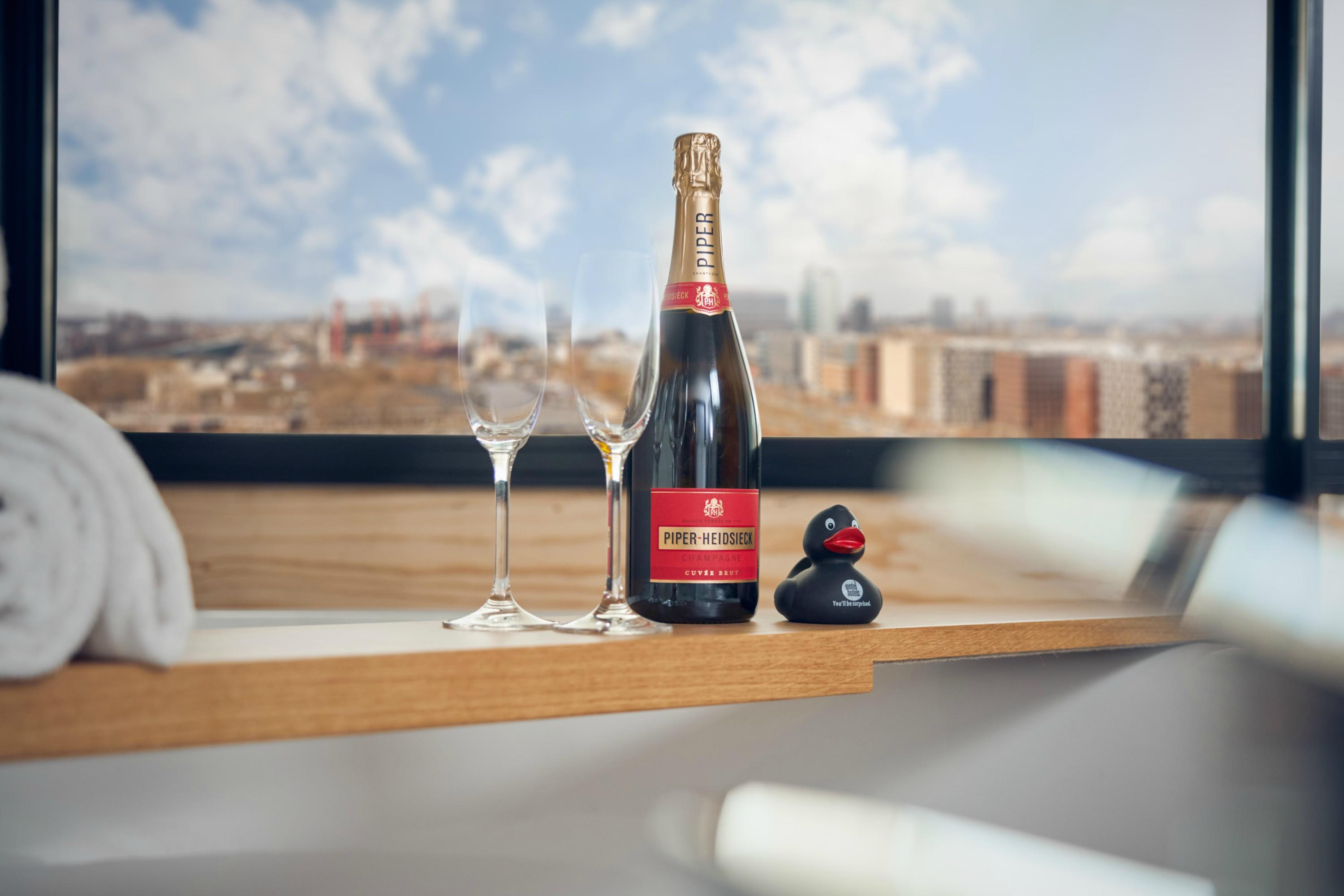 Inntel Hotels Amsterdam Landmark Екстериор снимка Piper-Heidsieck