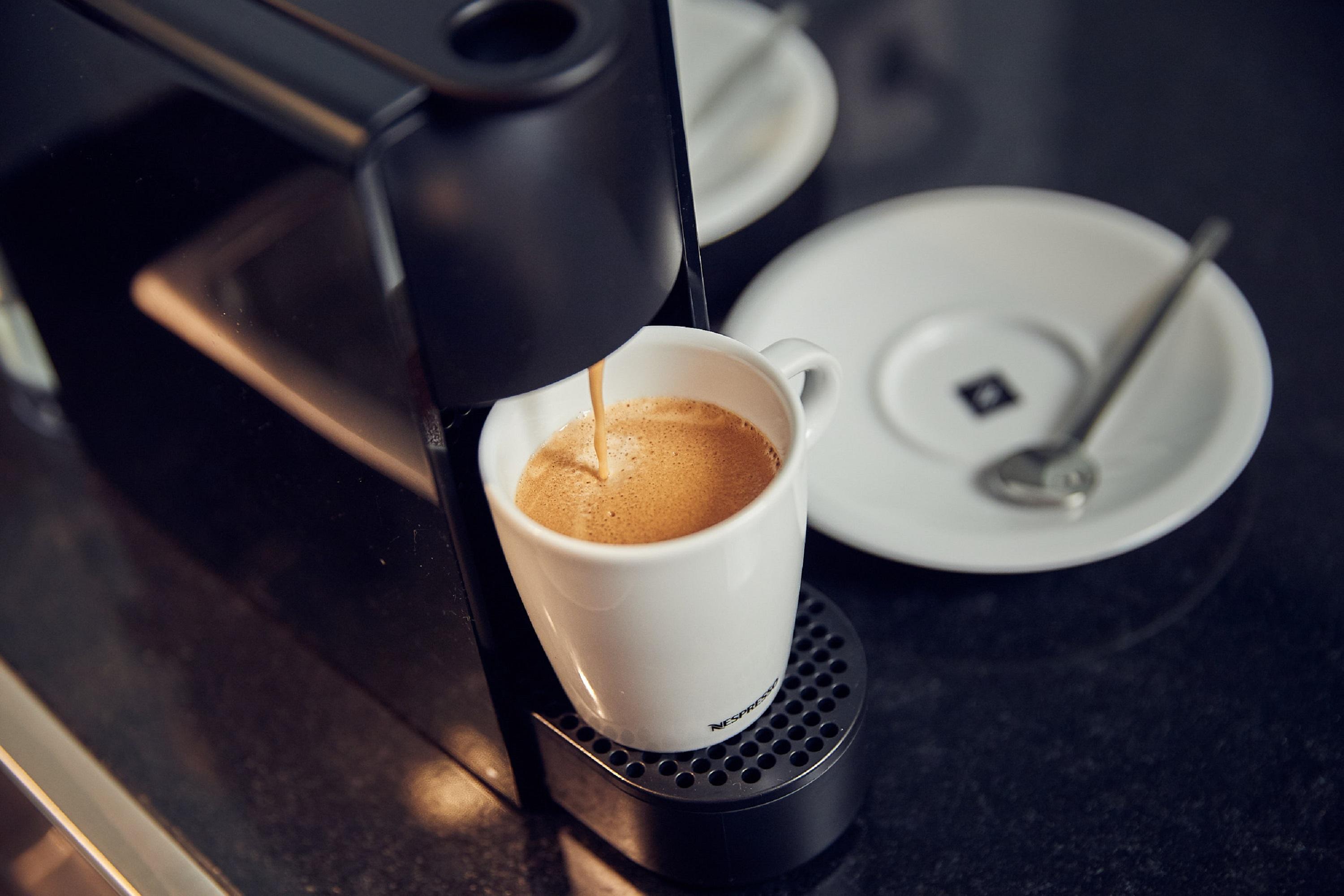 Inntel Hotels Amsterdam Landmark Екстериор снимка A Nespresso coffee machine